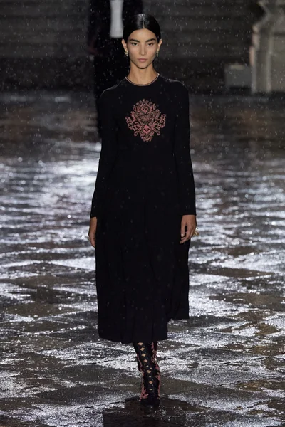 Look 5